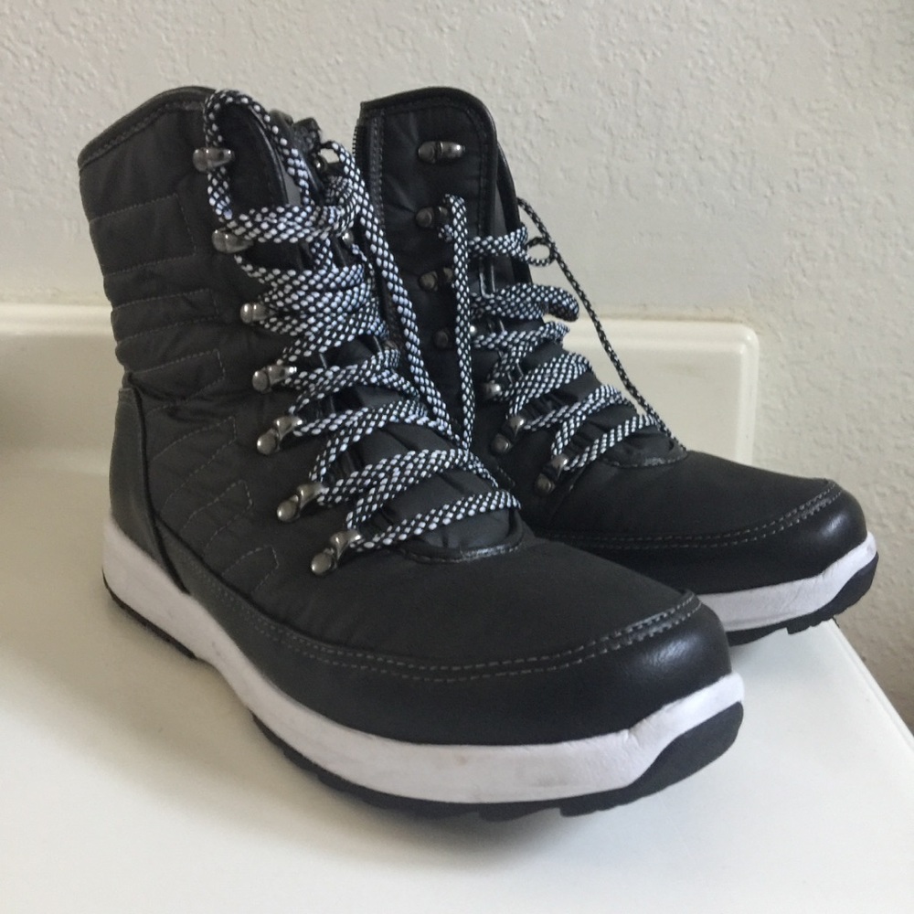 Khombu Women's Black Winter Waterproof Ankle Boots size 10